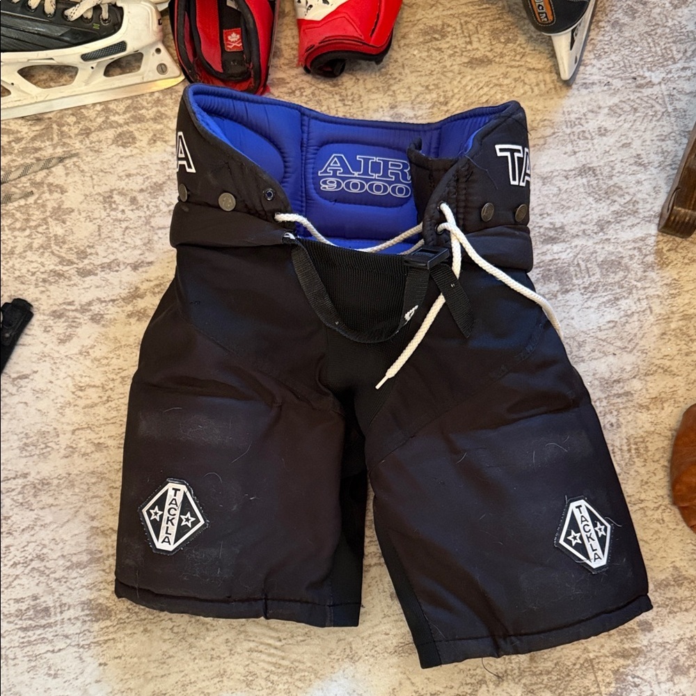 TAKA Kids Hockey Shorts - Black
